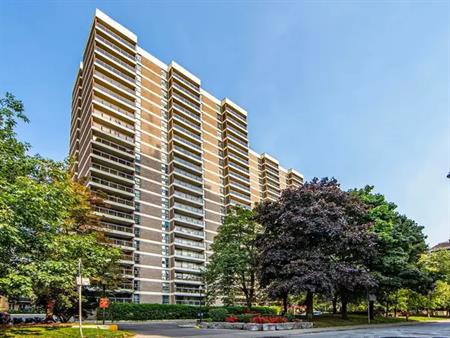 Balfour Square | 50 Rosehill Avenue, Toronto