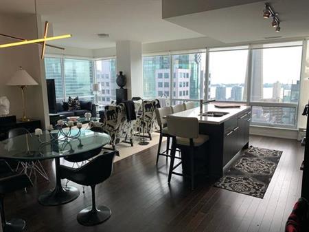 Toronto Furnished Condo Rental–2 Bed + Den, 2 Bath Home in Old Toronto