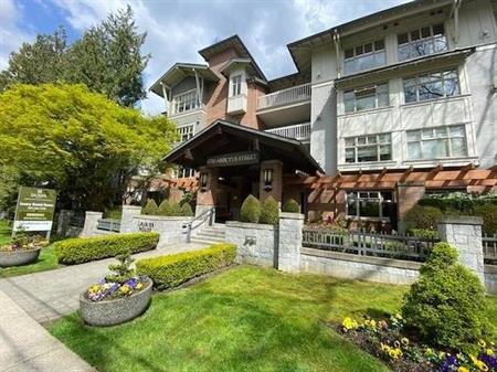 NEWLY RENOVATED 2BR ( 2 bath) w/patio in Shaughnessy-Kerrisdale