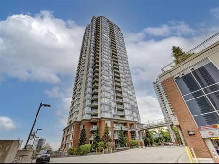 1 Bed, 1 Bath + Den Apartment in the Heart of Lougheed!