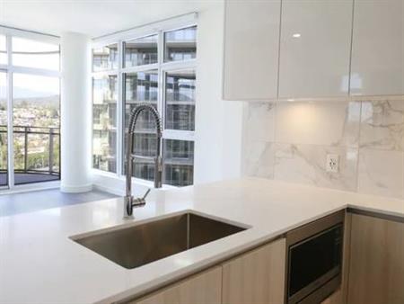 1 Bed 1 Bath Brentwood Etoile