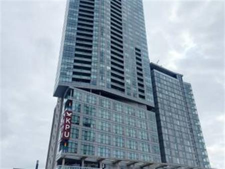 1 bed 1 bath apt for rent for $1950 in downtown Surrey