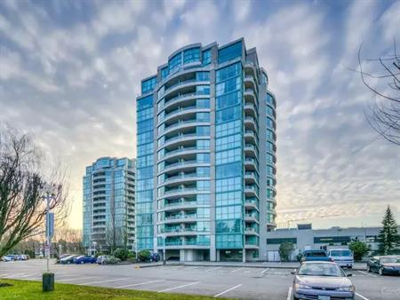 3 bed 2 bath penthouse with stunning view near Lansdowne | 8871 Lansdowne Road, Richmond