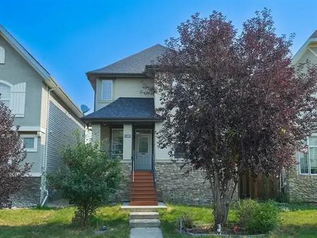 Great Family Home at walking distance to Public and Catholic School | Calgary