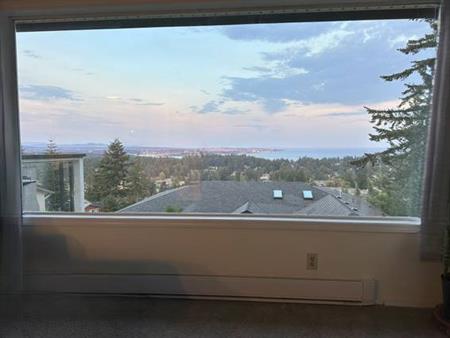 Large Main Lvl with Amazing Views, In Unit Laundry