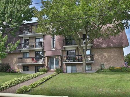 Loue 4 1/5 Condo Vieux-Longueuil 1450/mois - 1er étage