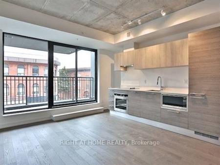 BOUTIQUE CONDO LOFTS 1 BED ON TRANSIT LINE