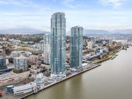 Brand New 1 Bed + Flex, 1 Bath Condo in Pier West