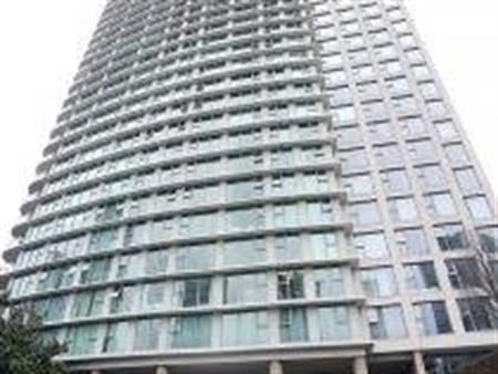 Bright and Spacious 1Bed 1Bath plus Den at LANDMARK 33