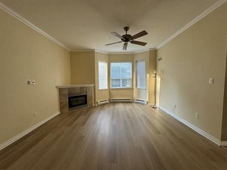 2bd & 2bath ground floor condo at 72nd Ave & 128st