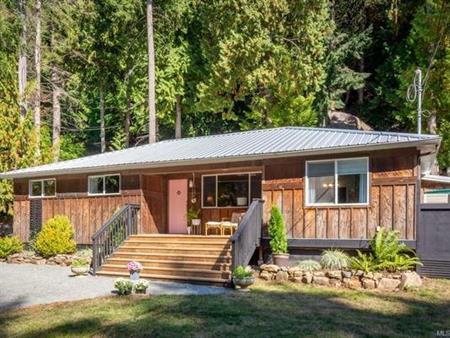 3BR 2 BA Gabriola Island $2500