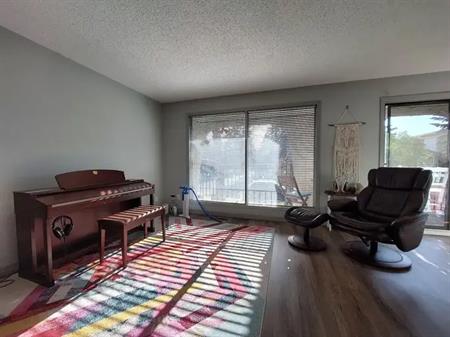 3 bedroom main floor in Bowness | Calgary