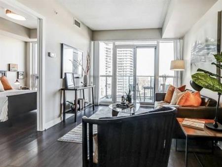 Stunning 1Bed 1Bath Unit in Mimico with Amazing Amenities!