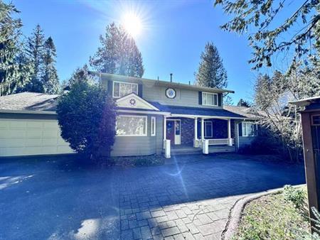 South surrey 3Bedroom 2.5Bathroom house available now