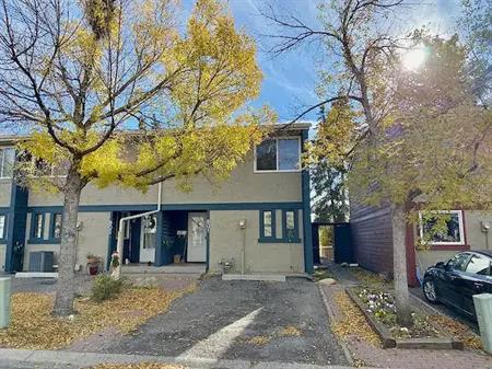 ***Riverside 3 Bedroom Townhouse*** | #801, 6223 31 Ave, Calgary