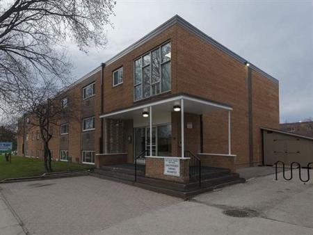 Kildare Manor | 708 Kildare Avenue East, Winnipeg