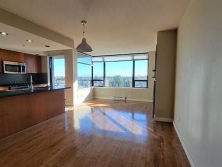 2 Bed 2 Bath with AMAZING UNOBSTRUCTED VIEWS!