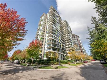 Like new air conditioned furnished 2B2B Highrise apartment at UBC Cam