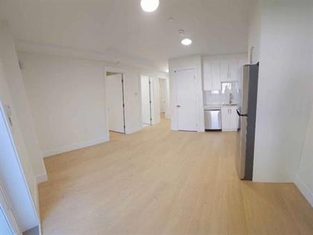 2 bedroom 1 bath basement suite near Oakridge