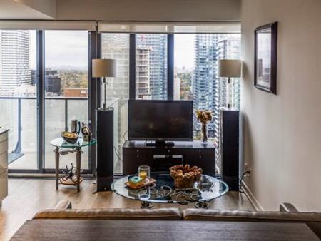 ULTRA MODERN 1 BDR plus den FURNISHED In The Heart Of MIDTOWN