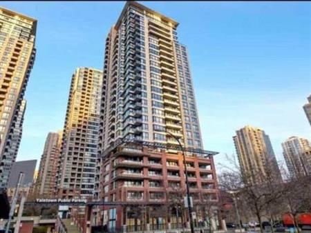 Furnished 1 Bed + Den with Stunning Downtown Views in Yaletown