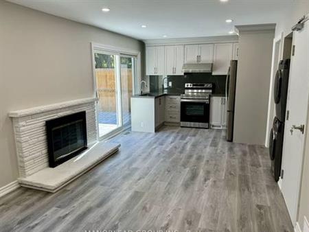 renovated 3bed plus full backyard access