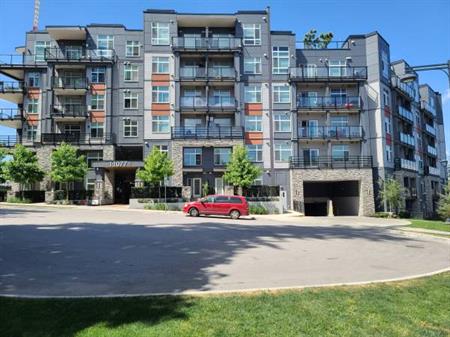 Magnificent and Lavish Apartment Well Located in Surrey City Centre