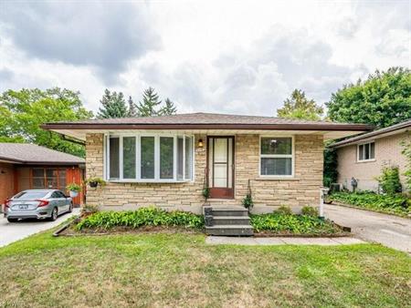 Gorgeous 3 Bedroom 1 Bath 2 Parking in Laurentian Hills | 124 Pinedale Drive, Kitchener