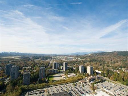 Bright 1-Bedroom Condo at The City of Lougheed Tower 1 - Amazing Views