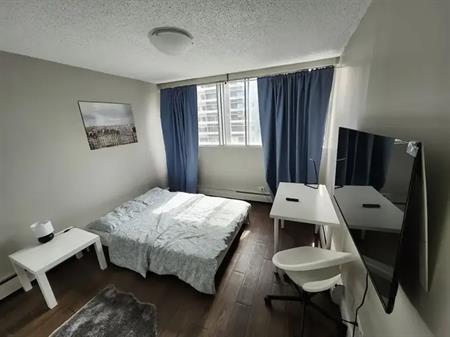 All-inclusive Room in the Downtown Area | 924 7 Avenue Southwest, Calgary