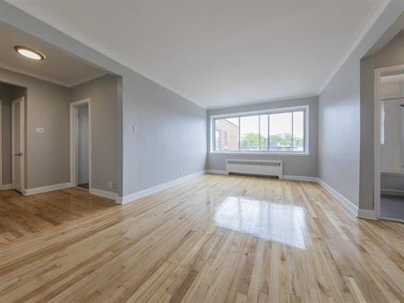 Rennovated 1 Bedroom Unit - 6325 Somerled Avenue, Montréal