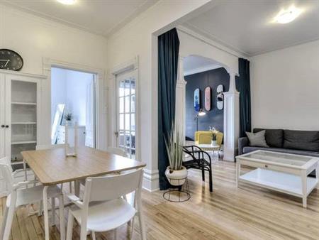 Montreal Furnished Apartment Rental - Elegant 1 Bed, 1 Bath, Balcony