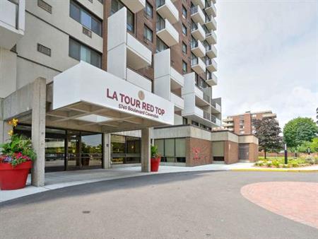 Red Top Tower Apartments | 5740 Cavendish Boulevard, Cote Saint-Luc