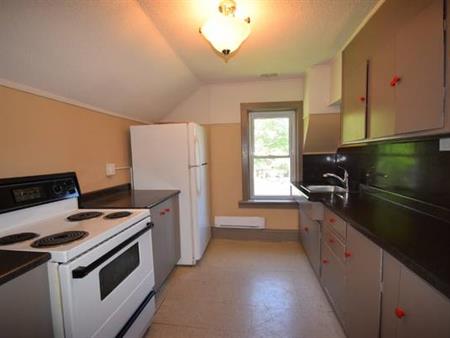 Orillia 2 bedroom plus storage!