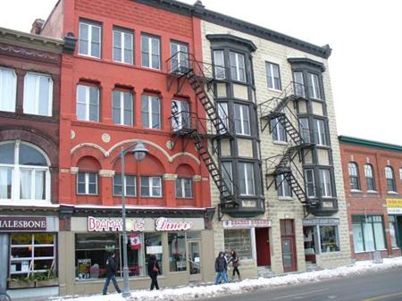 Central south, Nov. 1 or Dec.1 $1580, 2Bdrm +Dining/Den, 424 Bank St.