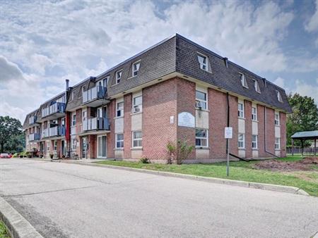 Hincks Street Apartments | 108, 116, 124, 132, 140 & 148 Hincks St., New Hamburg