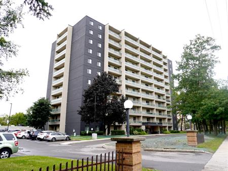 Royal Oak Towers | 501 Errol Road, Sarnia