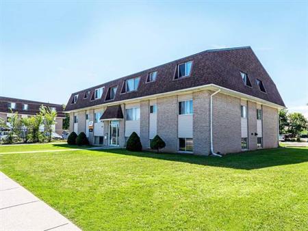 Riverstone Place & Millstone Place | 252 Conacher Drive, Kingston