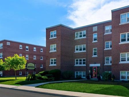 Park Manor | 120 St Paul Avenue, Brantford