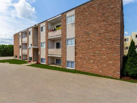 Kortright Apartments | 83 Conroy Crescent, Guelph