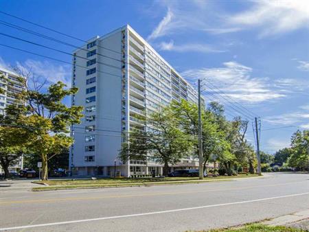 Park Terrace I | 199 Queen Mary Drive, Oakville