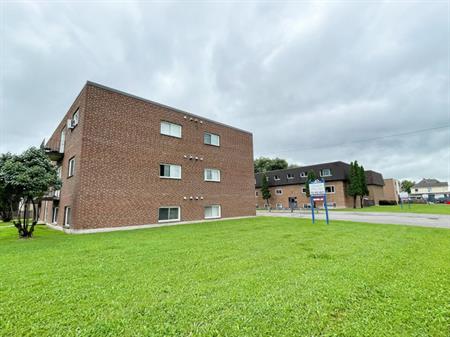 Elmwood Place Apartments - PARKING SPACE & WATER INCLUDED | 715 Douglas St., Sault Ste. Marie