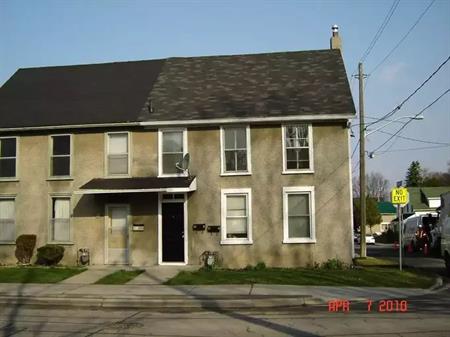 2 Bedrrom upper duplex  1.5 Bathroom for rent Downtown Brockville | 44 Pearl Street East, Brockville