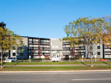 RENOVATED 2 Bedroom Apartment All Inclusive With Internet | 1421 Brookdale Avenue, Cornwall