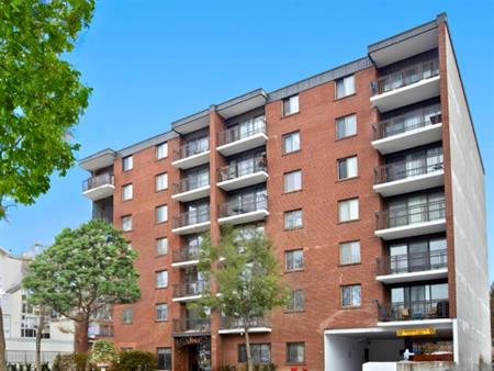 Le Paris Apartments | 141 Augusta Street, Ottawa