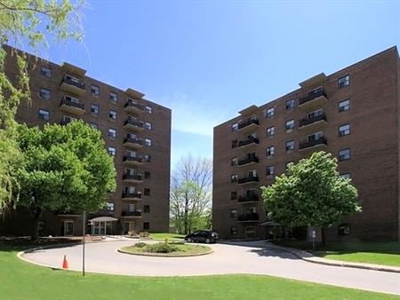 Kingsberry Towers | 185 & 195 Berkshire Dr., London