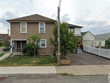 1-52 Frederick Avenue, Hamilton, Ontario L8H 4K4 | 52 Frederick Avenue, Hamilton