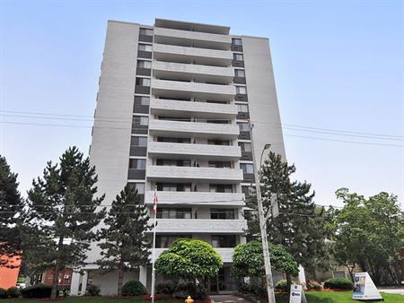 Mount Pleasant Tower | 411 Eglinton Avenue East, Toronto