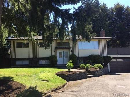 4 beds 3 baths house near UVic and top schools