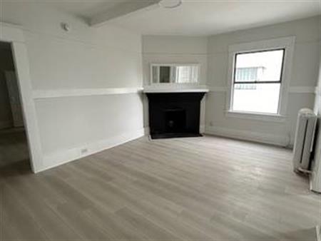 2 Bedroom, 1 Bath in Kitsilano-Rental Building